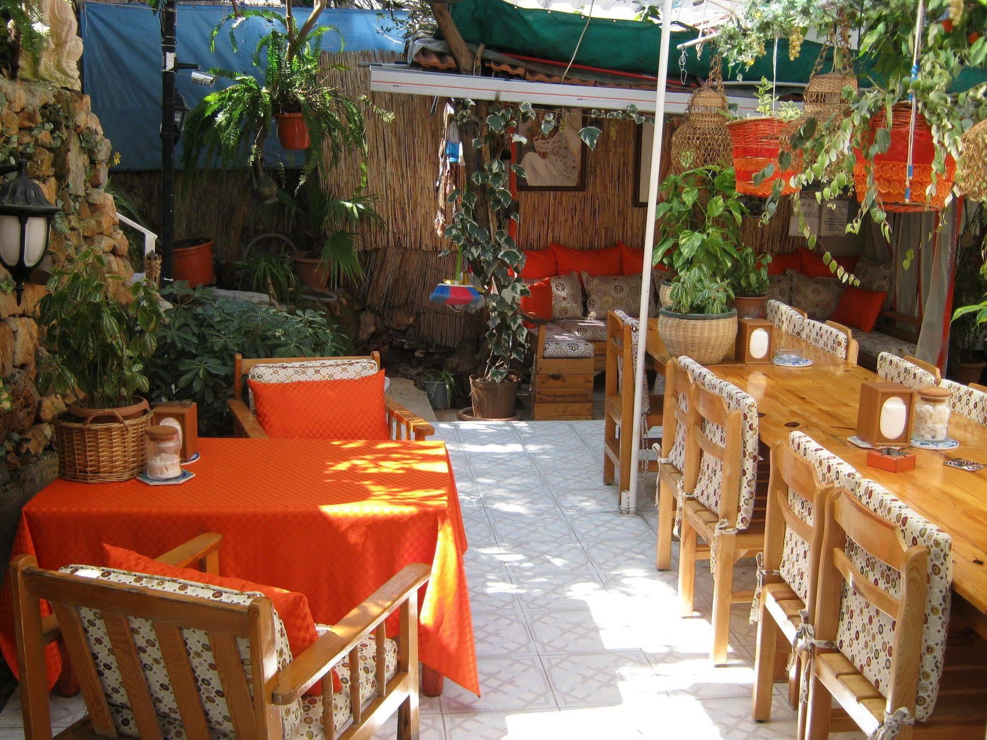 Ferah Hostel Monica'S Place 페티예 외부 사진